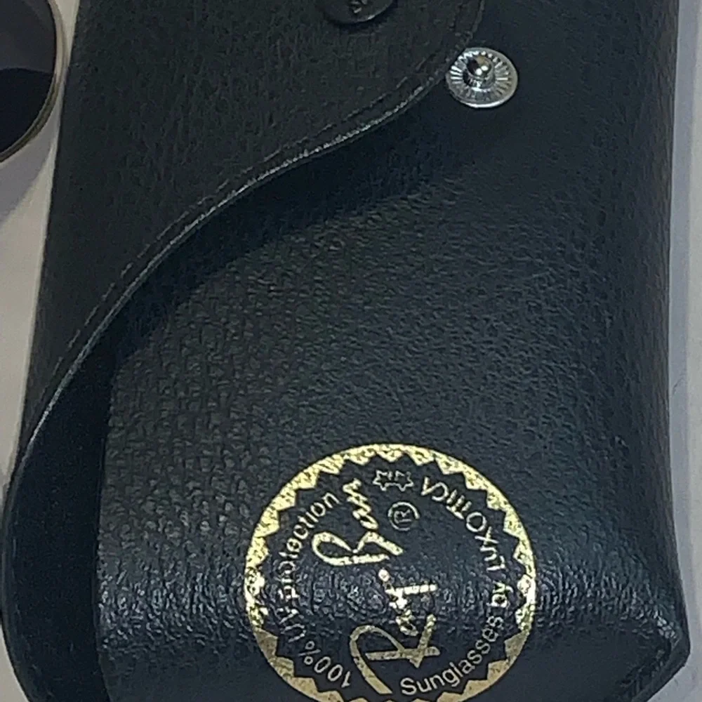 Ray-Ban Classic Metal Frame 
 Sunglasses with Case - Picture 16 of 16